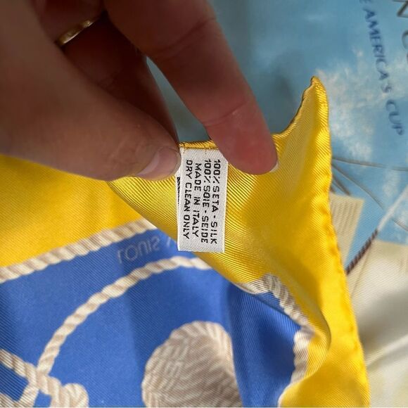 Louis Vuitton limited edition scarf - preowned - Picture 8 of 9